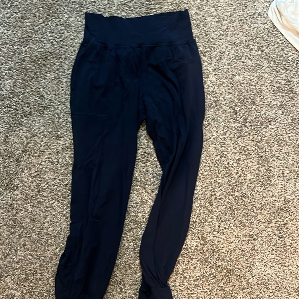Athleta salutation joggers size medium